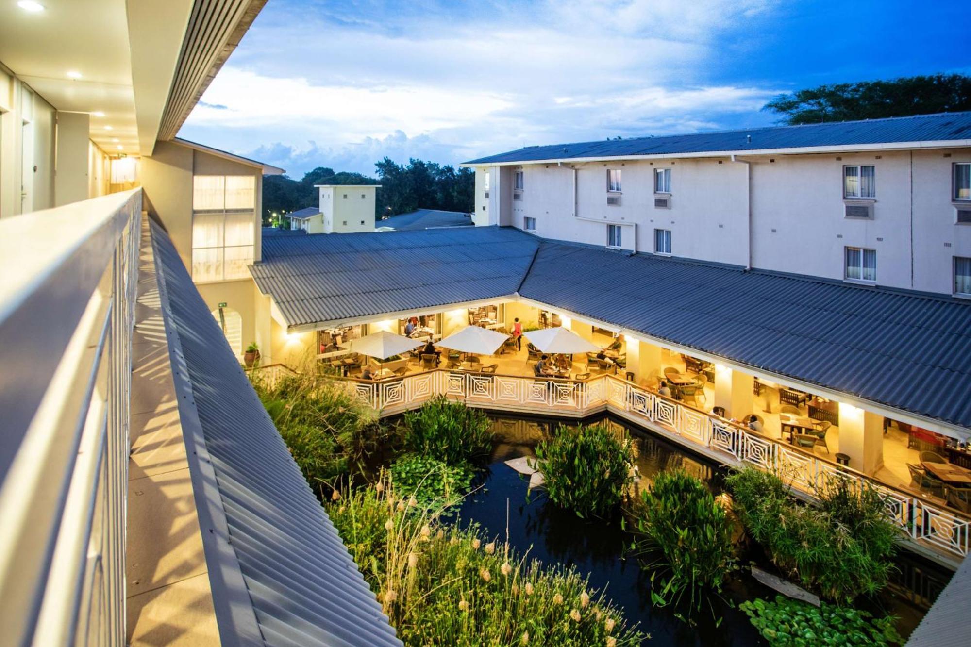 Southern Sun Ridgeway Lusaka Ngoại thất bức ảnh