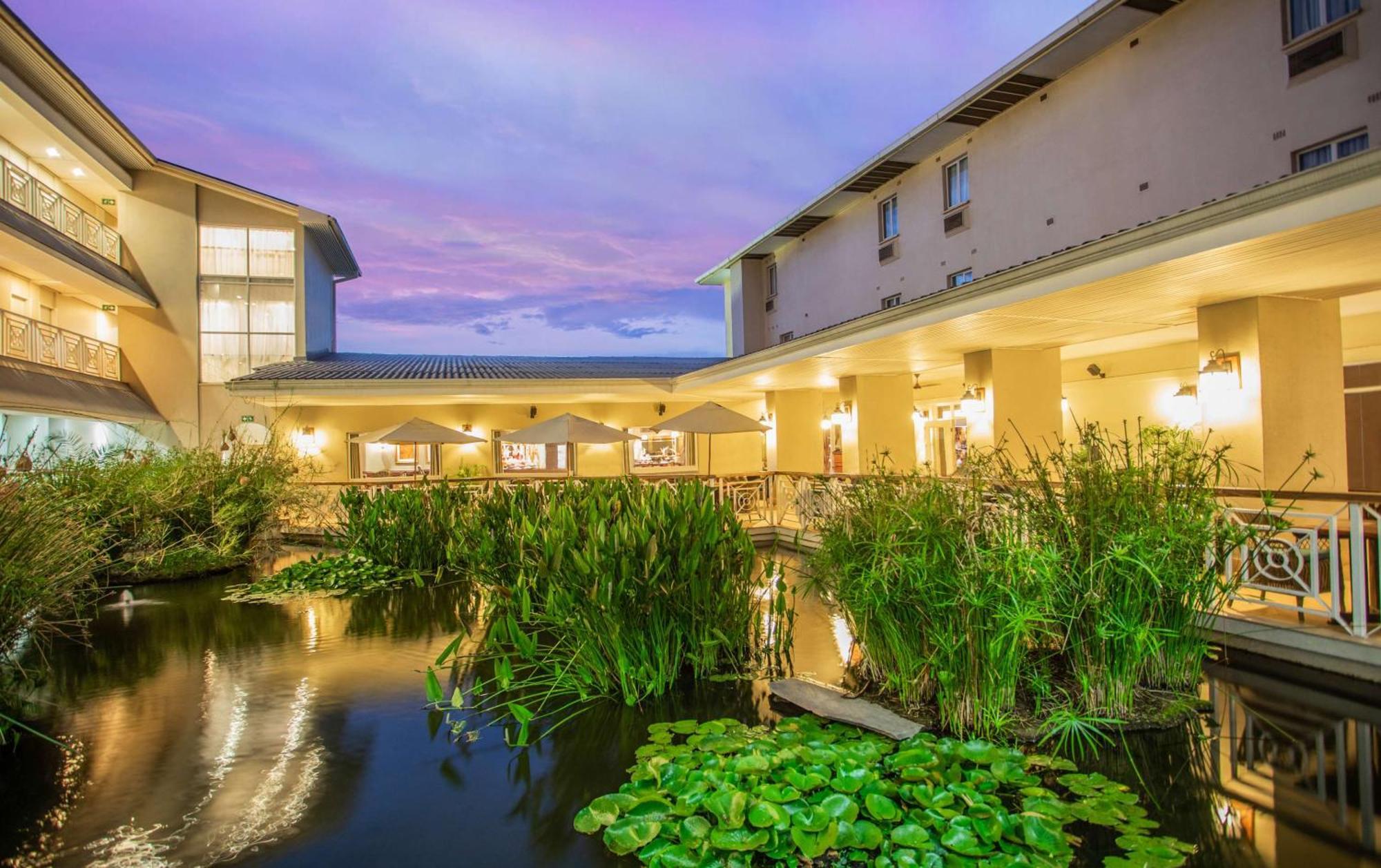 Southern Sun Ridgeway Lusaka Ngoại thất bức ảnh